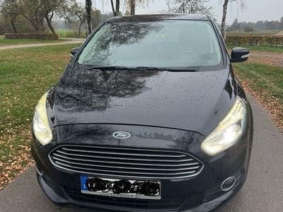 Schwarz Gebraucht 2016 Ford S-MAX Business Edition Van / Kleinbus | 8.800 € (Fairer Preis)