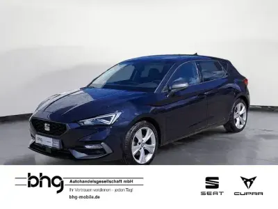 Używany Seat Leon FR-Line 150 KM (110 kW) 2022 Niebieski Sedan/Limuzyna