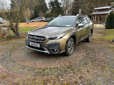 Neu Subaru Outback Platinum 169 PS (124 kW) 2026 Autumn green Kombi