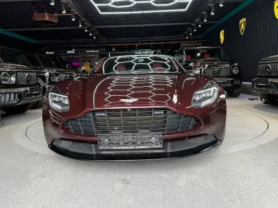 Gebraucht Aston Martin DB11 510 PS (375 kW) 2017 Rot Coupé
