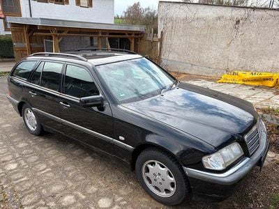 Gebraucht Mercedes C180 122 PS (89 kW) 1997 Schwarz Kombi