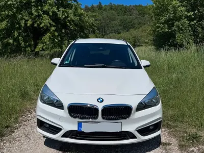 Gebraucht BMW 218 Sport Line 136 PS (100 kW) 2017 Weiß Kombi