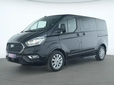 Gebraucht Ford Tourneo Titanium 131 PS (96 kW) 2021 Obsidian schwarz Van / Kleinbus