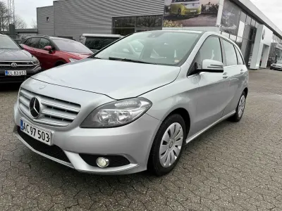 Gebraucht Mercedes B200 136 PS (100 kW) 2013 Grau Kleinwagen