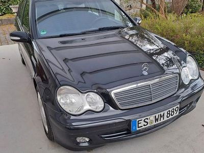 Second-hand Mercedes 220 150 CP (110 kW) 2003 Negru Berlinǎ