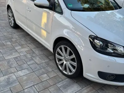 Gebraucht VW Touran Highline 170 PS (125 kW) 2012 Weiß Van / Kleinbus