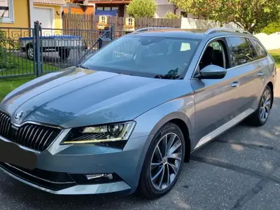 Gebraucht Skoda Superb LAURIN & KLEMENT 190 PS (139 kW) 2018 Grau Kombi
