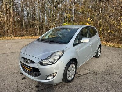 Gebraucht Hyundai ix20 Comfort 90 PS (66 kW) 2011 Silber Kleinwagen