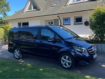 Mercedes V220