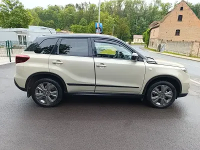 Gebraucht Suzuki Vitara Comfort 129 PS (94 kW) 2022 Beige SUV