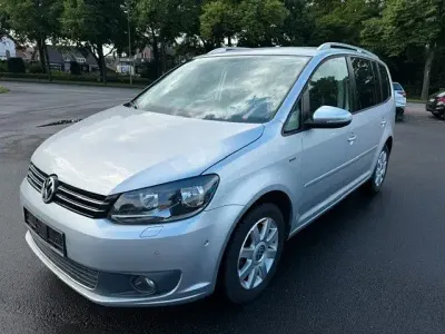 Gebraucht VW Touran Life 105 PS (77 kW) 2014 Silber Van / Kleinbus