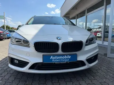 Gebraucht BMW 218 Active Tourer Advantage 150 PS (110 kW) 2017 Weiß Van / Kleinbus