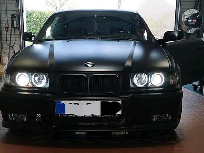 BMW 323