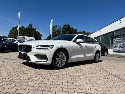Ice withe solid weiß Gebraucht 2020 Volvo V60 Momentum Kombi | 26.990 € (Guter Preis)