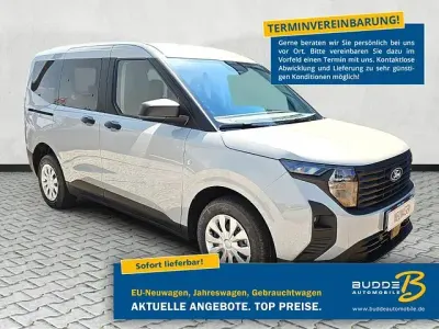 Neu Ford Tourneo Courier Trend 125 PS (91 kW) 2026 Bursting green metallic Van / Kleinbus