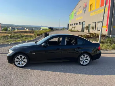 Gebraucht BMW 318 130 PS (95 kW) 2007 Schwarz Kleinwagen