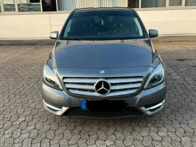 Gebraucht Mercedes B200 156 PS (114 kW) 2013 Grau Kleinwagen
