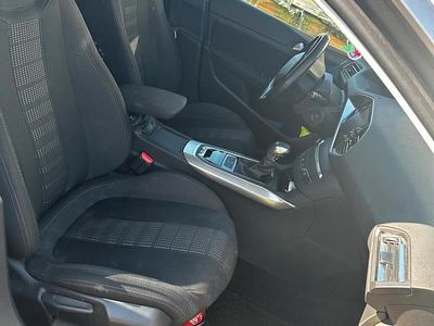 Gebraucht Peugeot 308 SW 130 PS (95 kW) 2016 Silber Kombi