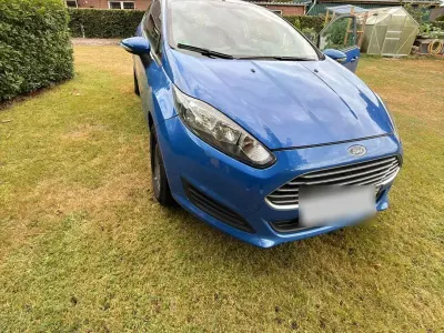 Gebraucht Ford Fiesta 82 PS (60 kW) 2013 Blau Kleinwagen