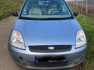 Blau Gebraucht 2006 Ford Fiesta Kleinwagen | 850 € (Guter Preis)