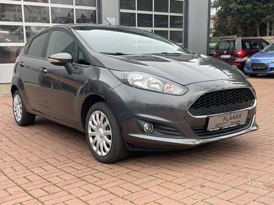 Gebraucht Ford Fiesta Celebration 82 PS (60 kW) 2017 Grau Kleinwagen