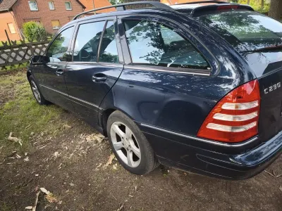 Gebraucht Mercedes C230 Avantgarde 204 PS (150 kW) 2007 Blau Kombi