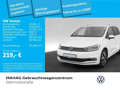 Gebraucht VW Touran Highline 150 PS (110 kW) 2023 Pure white Van / Kleinbus