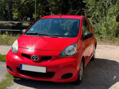 Gebraucht Toyota Aygo 68 PS (50 kW) 2008 Rot Kleinwagen
