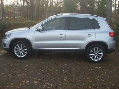 Silber Gebraucht 2016 VW Tiguan LOUNGE SUV | 11.975 € (Fairer Preis)