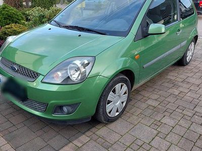 Gebraucht Ford Fiesta 80 PS (58 kW) 2007 Grün Kleinwagen