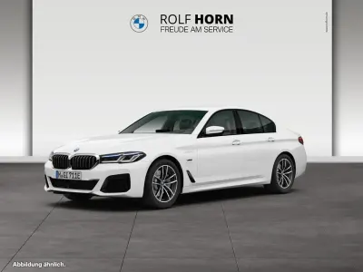 Gebraucht BMW 530e M Sport 292 PS (214 kW) 2023 Alpinweiss iii Limousine