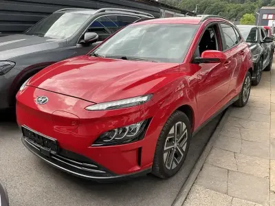 Gebraucht Hyundai Kona Trend 150 kW (204 PS) 2022 Rot SUV