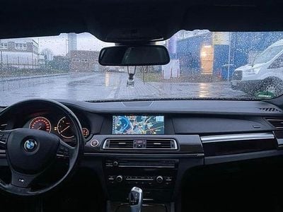 BMW 730