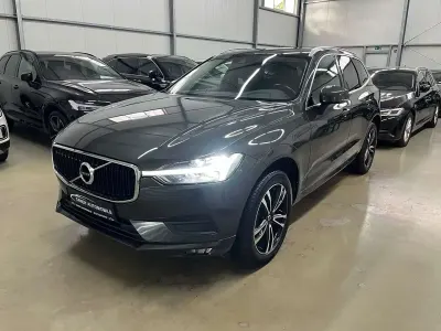 Gebraucht Volvo XC60 Momentum 197 PS (144 kW) 2021 Pine grey / metallic SUV