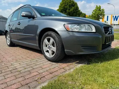 Używany Volvo V50 Kinetic 109 KM (80 kW) 2008 Szary Kombi