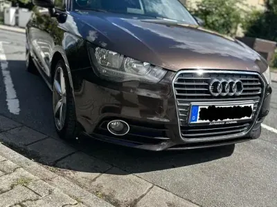 Gebraucht Audi A1 Ambition 122 PS (89 kW) 2011 Braun Kleinwagen