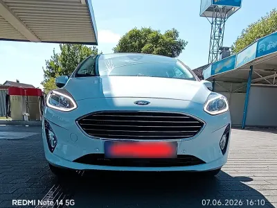 Gebraucht Ford Fiesta Titanium 101 PS (74 kW) 2017 Weiß Kleinwagen