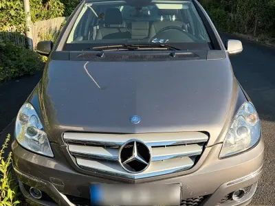 Gebraucht Mercedes B200 136 PS (100 kW) 2009 Grau Van / Kleinbus