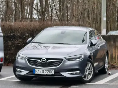 Gebraucht Opel Insignia Sport 170 PS (125 kW) 2018 Grau Limousine