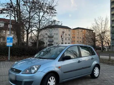 Gebraucht Ford Fiesta 69 PS (50 kW) 2007 Blau Kleinwagen