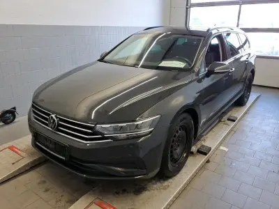 Używany VW Passat Conceptline 122 KM (89 kW) 2021 Szary Sedan/Limuzyna