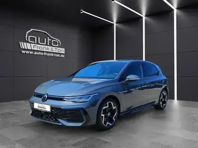 Gebraucht VW Golf VIII R-line 150 PS (110 kW) 2025 Grau Limousine