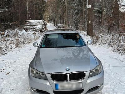 Gebraucht BMW 320 177 PS (130 kW) 2009 Silber Kombi