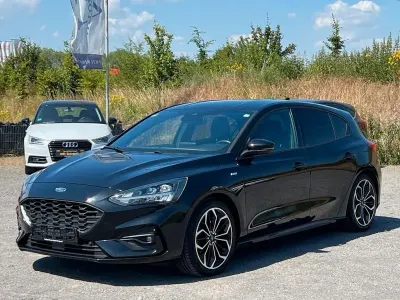 Gebraucht Ford Focus ST-Line 125 PS (91 kW) 2020 Schwarz Limousine