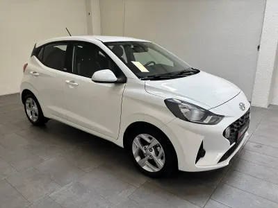 Gebraucht Hyundai i10 Trend 67 PS (49 kW) 2021 Weiß Kleinwagen