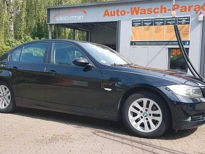 Gebraucht BMW 318 143 PS (105 kW) 2008 Schwarz Limousine
