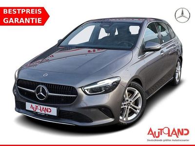 Grau Gebraucht 2024 Mercedes B220 AMG line Van / Kleinbus | 33.990 € (Guter Preis)