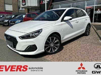Gebraucht Hyundai i30 Style 140 PS (102 kW) 2020 Weiß Limousine