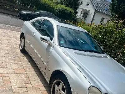 Gebraucht Mercedes CLK320 218 PS (160 kW) 2002 Silber Coupé