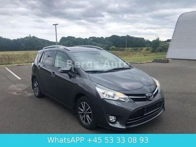 Grau Gebraucht 2014 Toyota Verso Van / Kleinbus | 4.900 € (Fairer Preis)